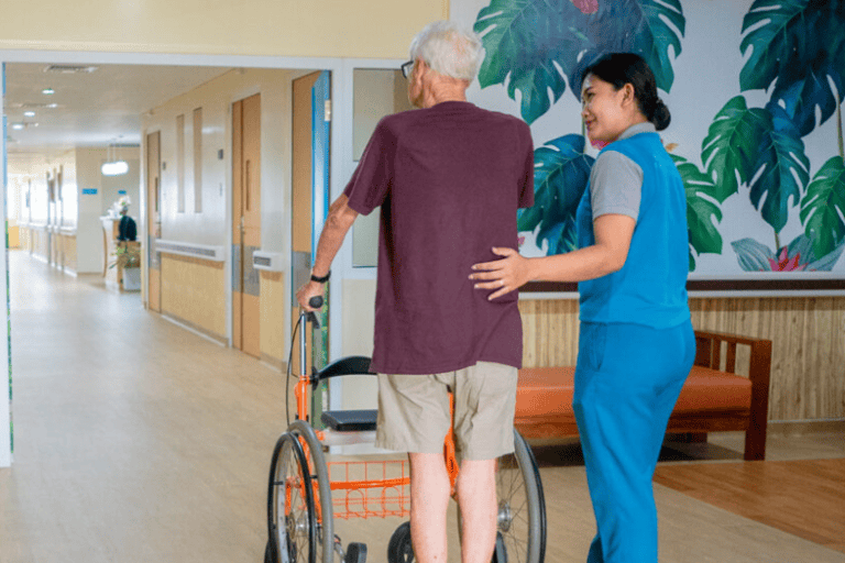 Kenapa Senior Assisted Living Relatif Lebih Mahal Dibanding Panti Jompo?